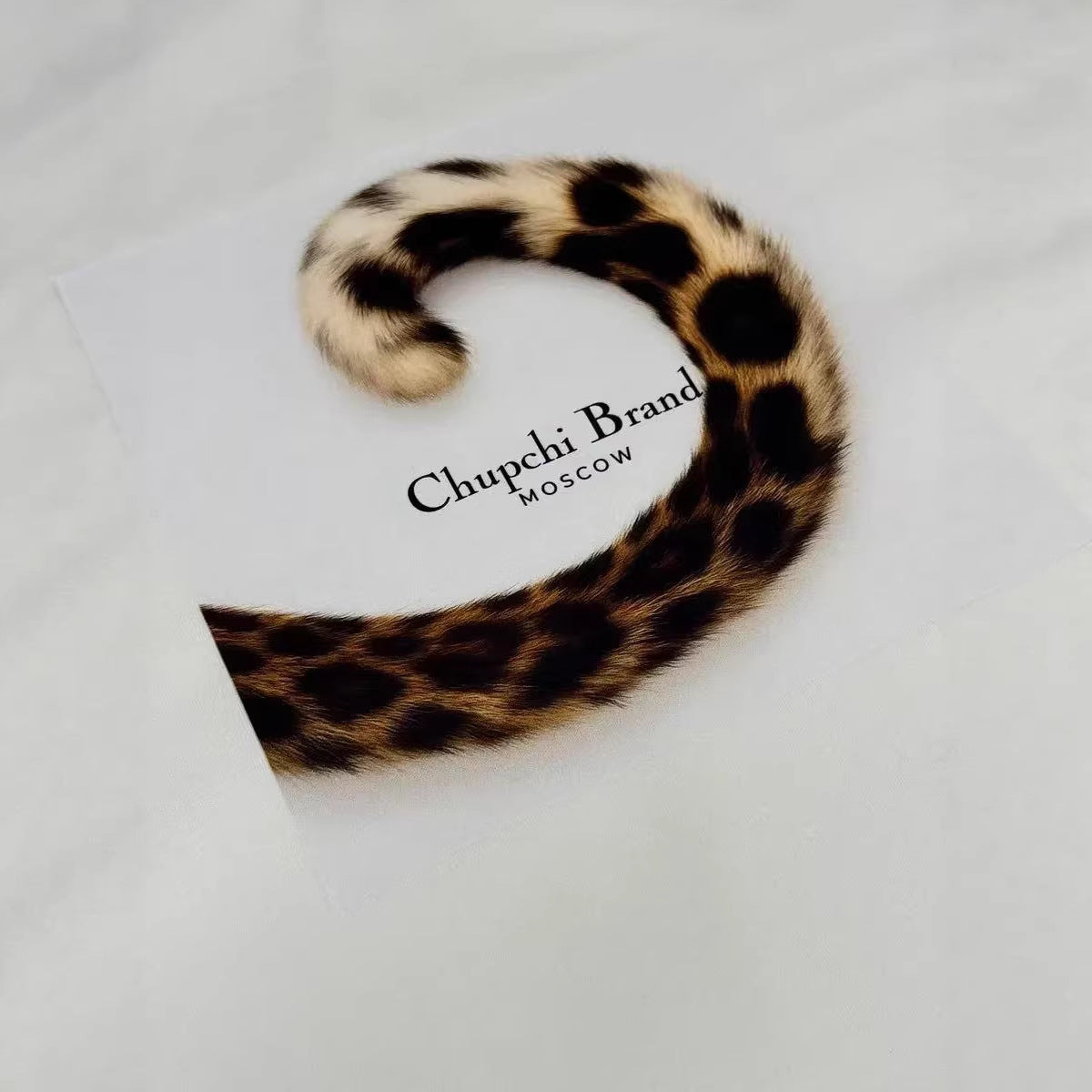 Leopard print tail printed short sleeved T-shirt for women