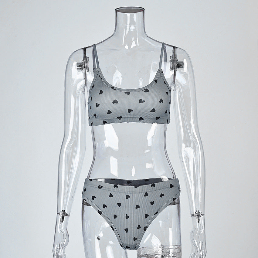 Knitted Heart Print Fashion Strap Sleepwear Set for Women